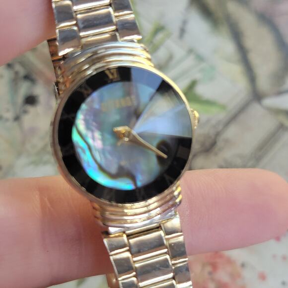 Vintage Watches Gitano MOP Dial Roman Numeral Gold Stretch Band Quartz Watch - Picture 6 of 10